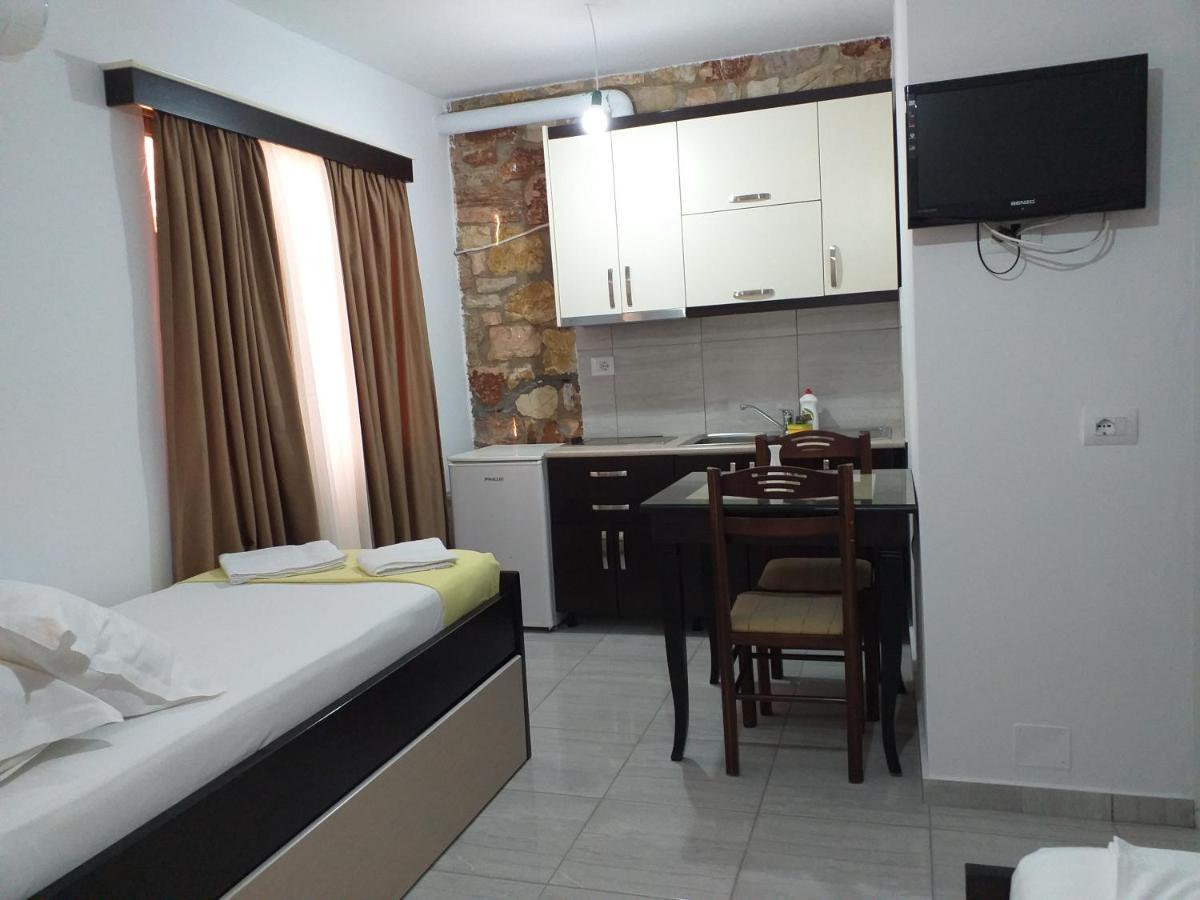 Grand Seaview Apartments Ksamil Eksteriør billede