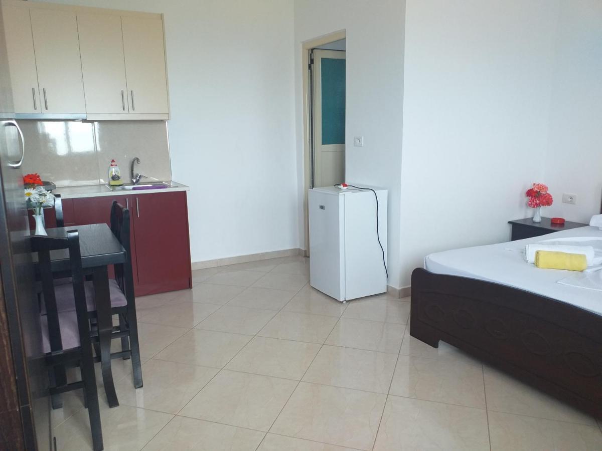 Grand Seaview Apartments Ksamil Eksteriør billede