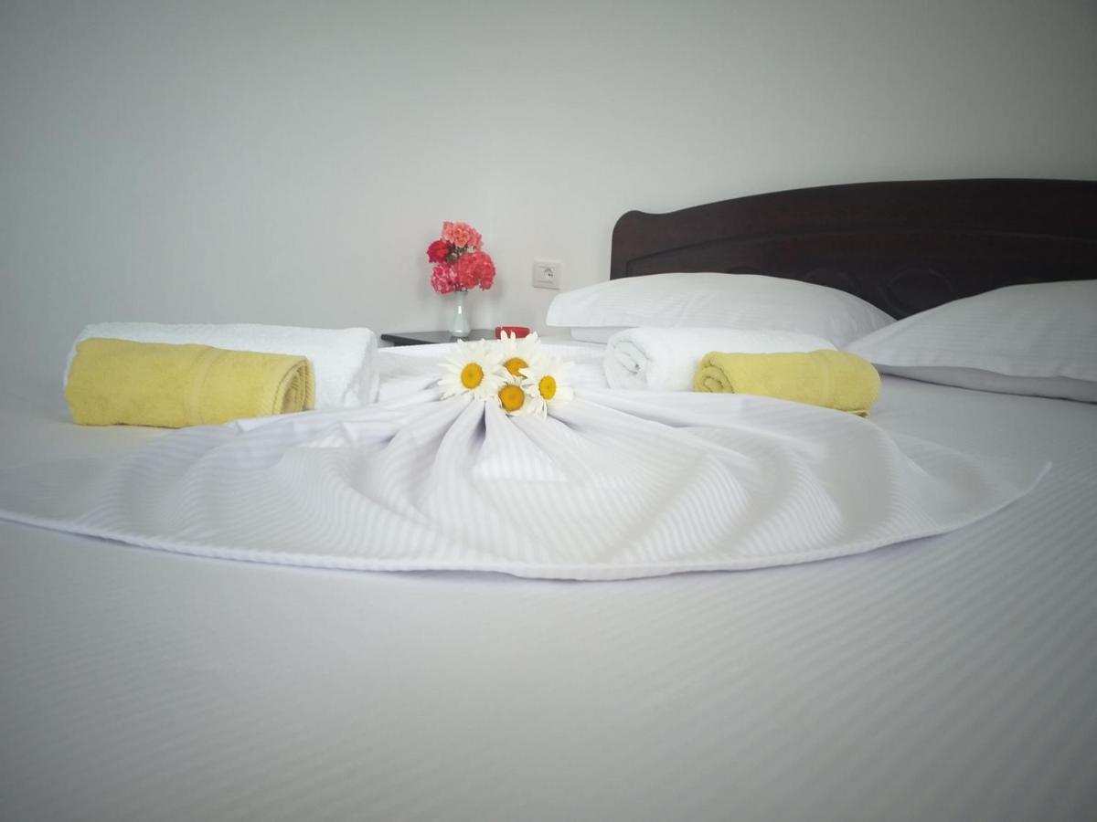 Grand Seaview Apartments Ksamil Eksteriør billede